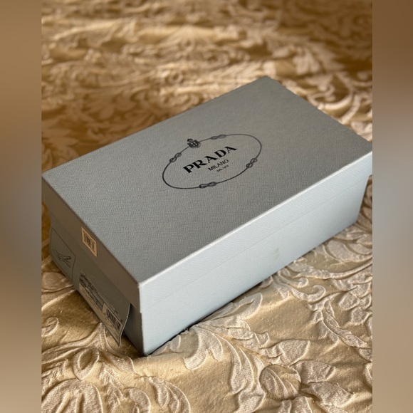 Prada flats - Picture 3 of 15